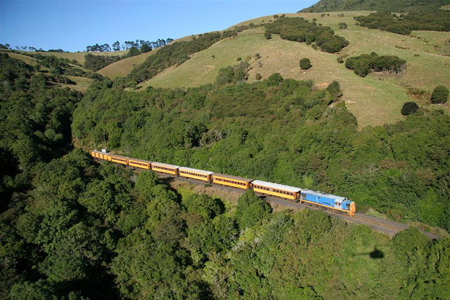 新西兰旅游景点,新西兰景点,新西兰南岛景点,但尼丁景点,泰伊里峡谷火车,新西兰铁路旅行,新西兰火车旅行
