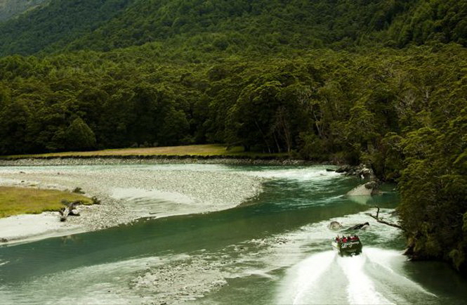 新西兰旅游景点,新西兰景点,新西兰南岛景点,瓦纳卡景点,瓦纳卡湖,瓦纳卡,喷射快艇及直升机野外探险,瓦纳卡喷射快艇及直升机野外探险