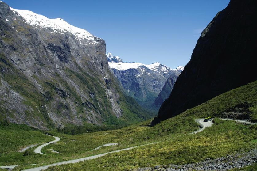 新西兰旅游景点,新西兰景点,新西兰南岛景点,峡湾地区景点,峡湾景点,米尔福德公路,米尔福德自驾公路