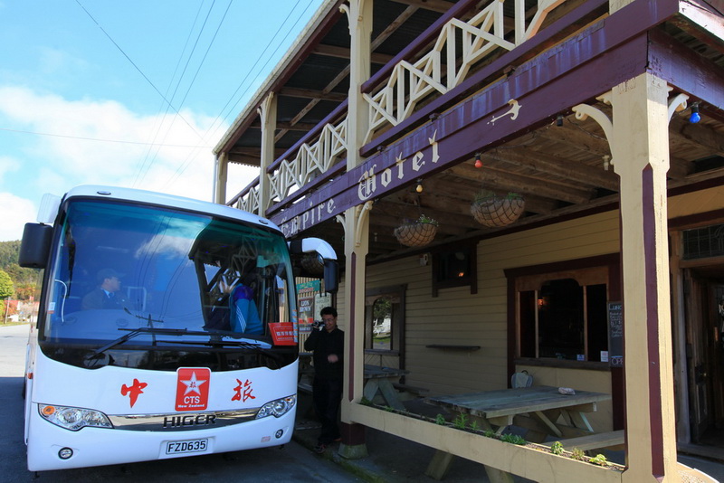 新西兰旅游车,新西兰大巴游,新西兰用车,新西兰包车,新西兰中旅车队,新西兰喜洋洋拼团游