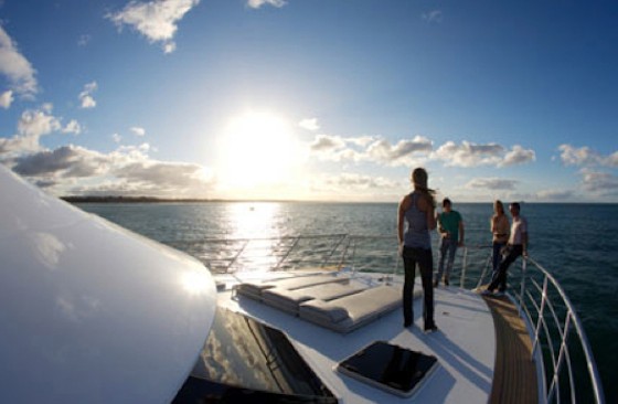 LNZ-YACHTS-SOUTH-PACIFIC-CHARTERS2-560x366.jpg