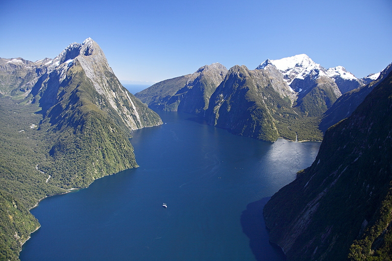 新西兰旅游景点,新西兰景点,新西兰南岛景点,峡湾地区景点,峡湾景点,飞机游览米尔福德峡湾,飞机游览米弗峡湾