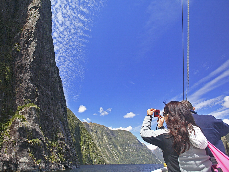 新西兰旅游景点,新西兰景点,新西兰南岛景点,峡湾地区景点,峡湾景点,米尔福德峡湾游船观光巡游,米尔福德峡湾风景观光巡游,船游米弗峡湾,米弗峡湾游船
