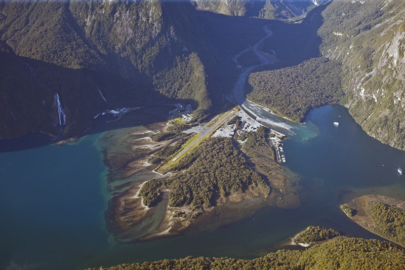 新西兰旅游景点,新西兰景点,新西兰南岛景点,峡湾地区景点,峡湾景点,飞机游览米尔福德峡湾,飞机游览米弗峡湾